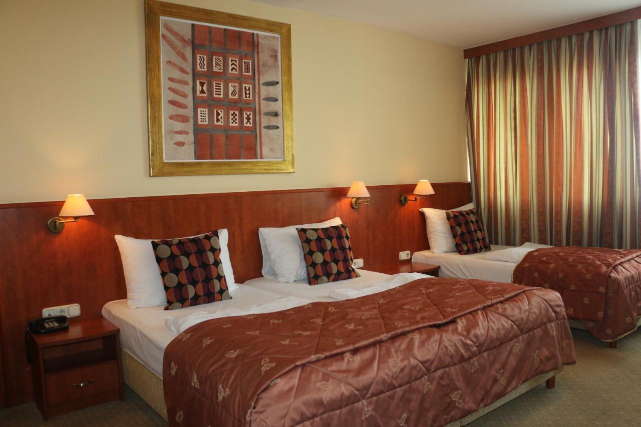 Hotel Charles Budapest Luaran gambar