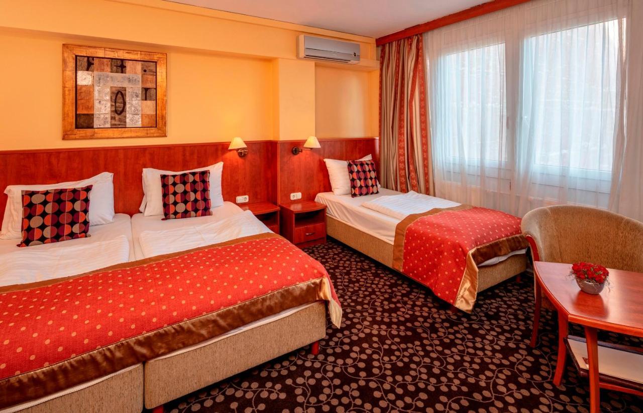Hotel Charles Budapest Luaran gambar