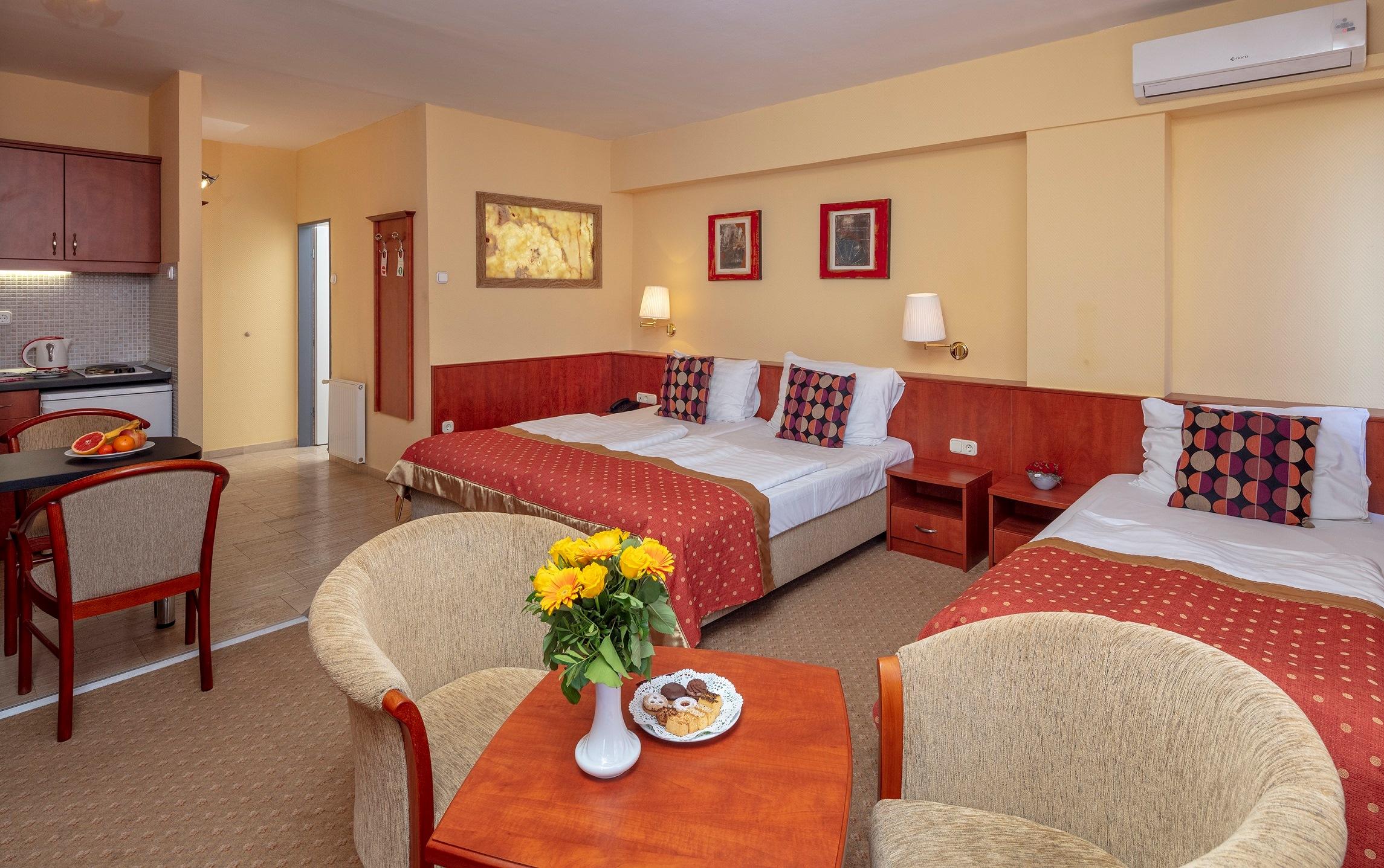 Hotel Charles Budapest Luaran gambar