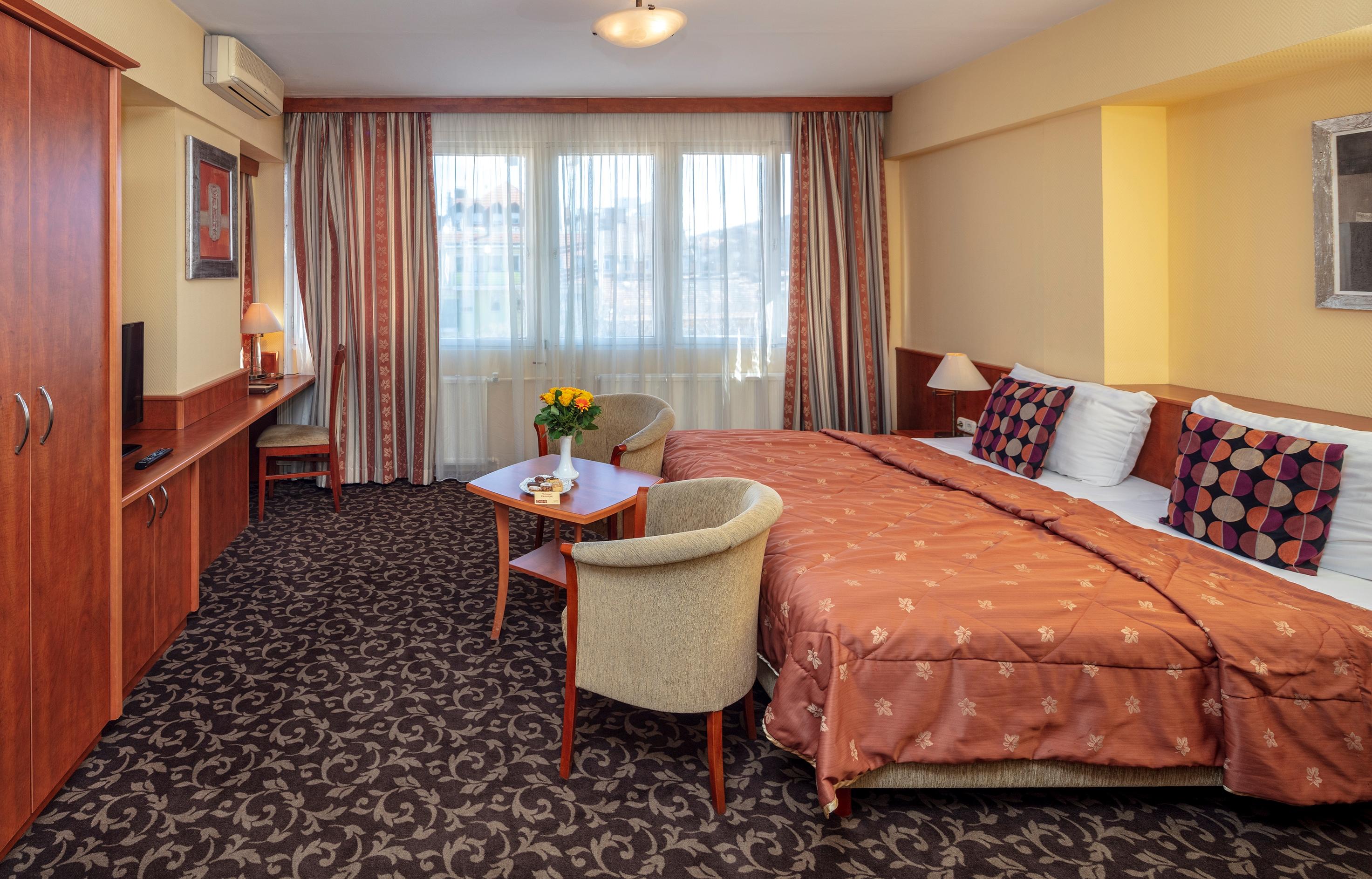 Hotel Charles Budapest Luaran gambar