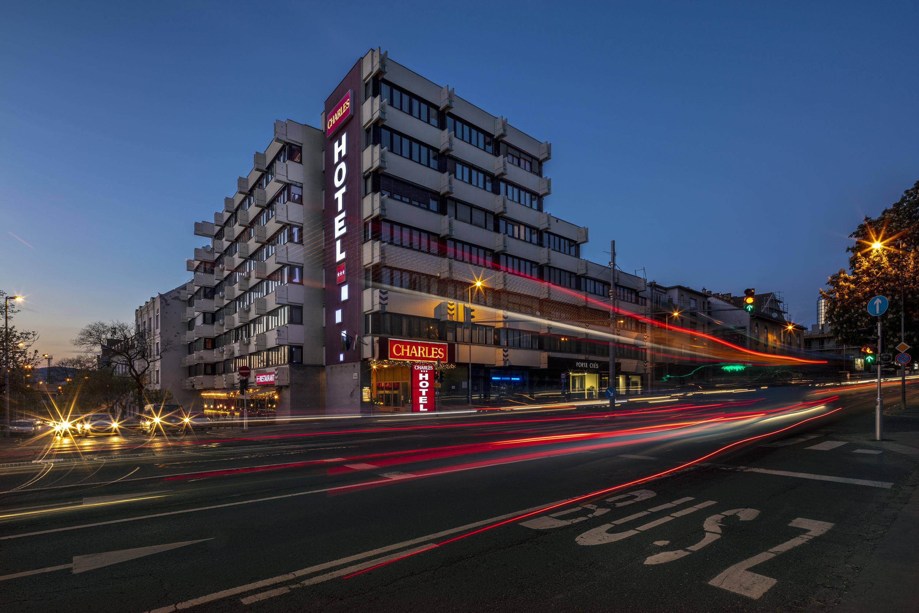 Hotel Charles Budapest Luaran gambar