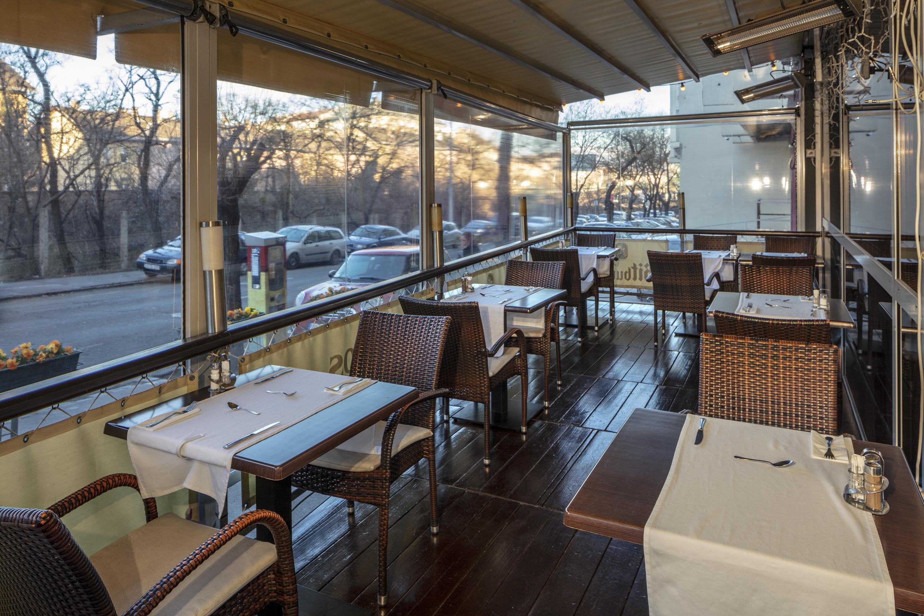 Hotel Charles Budapest Luaran gambar