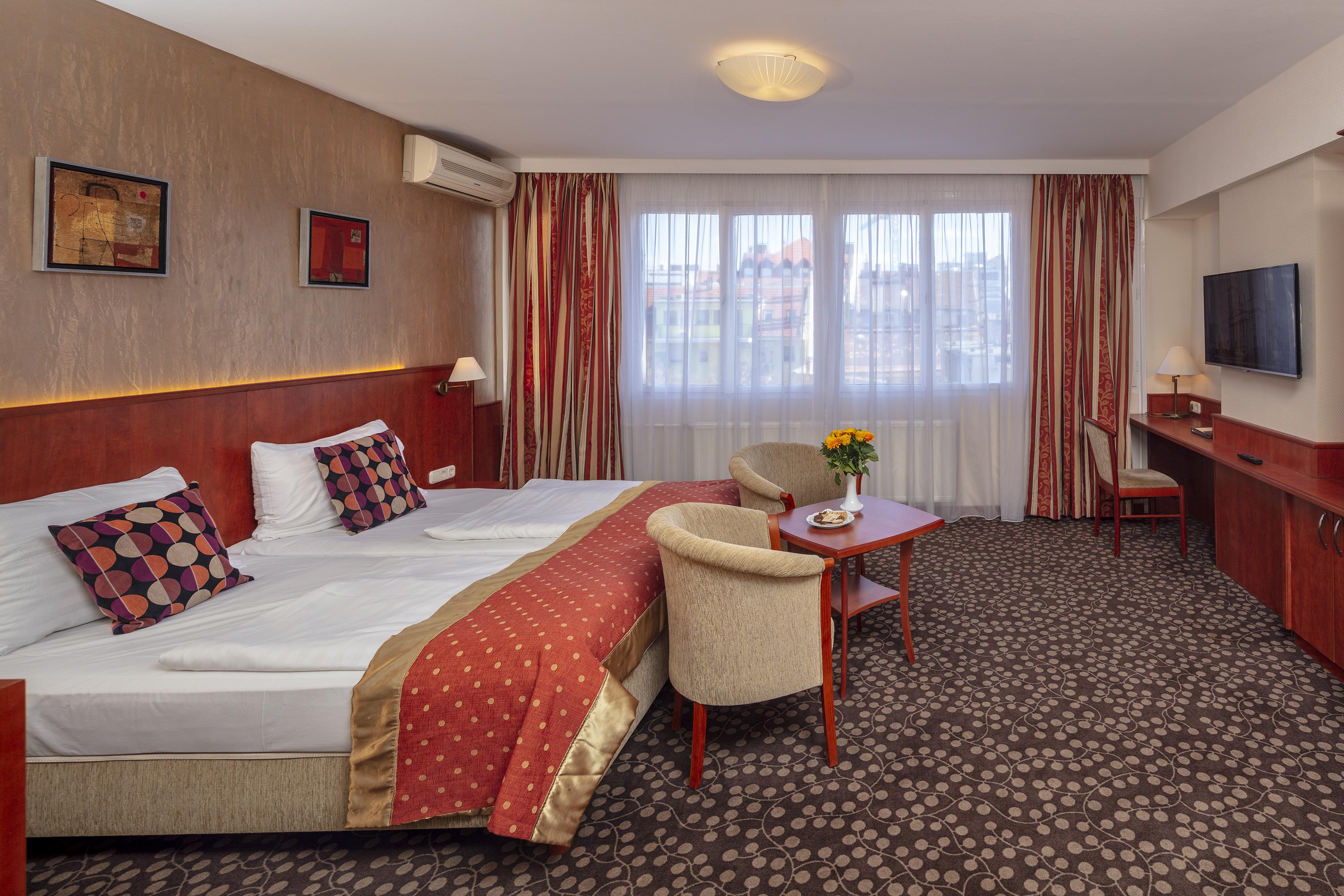 Hotel Charles Budapest Luaran gambar