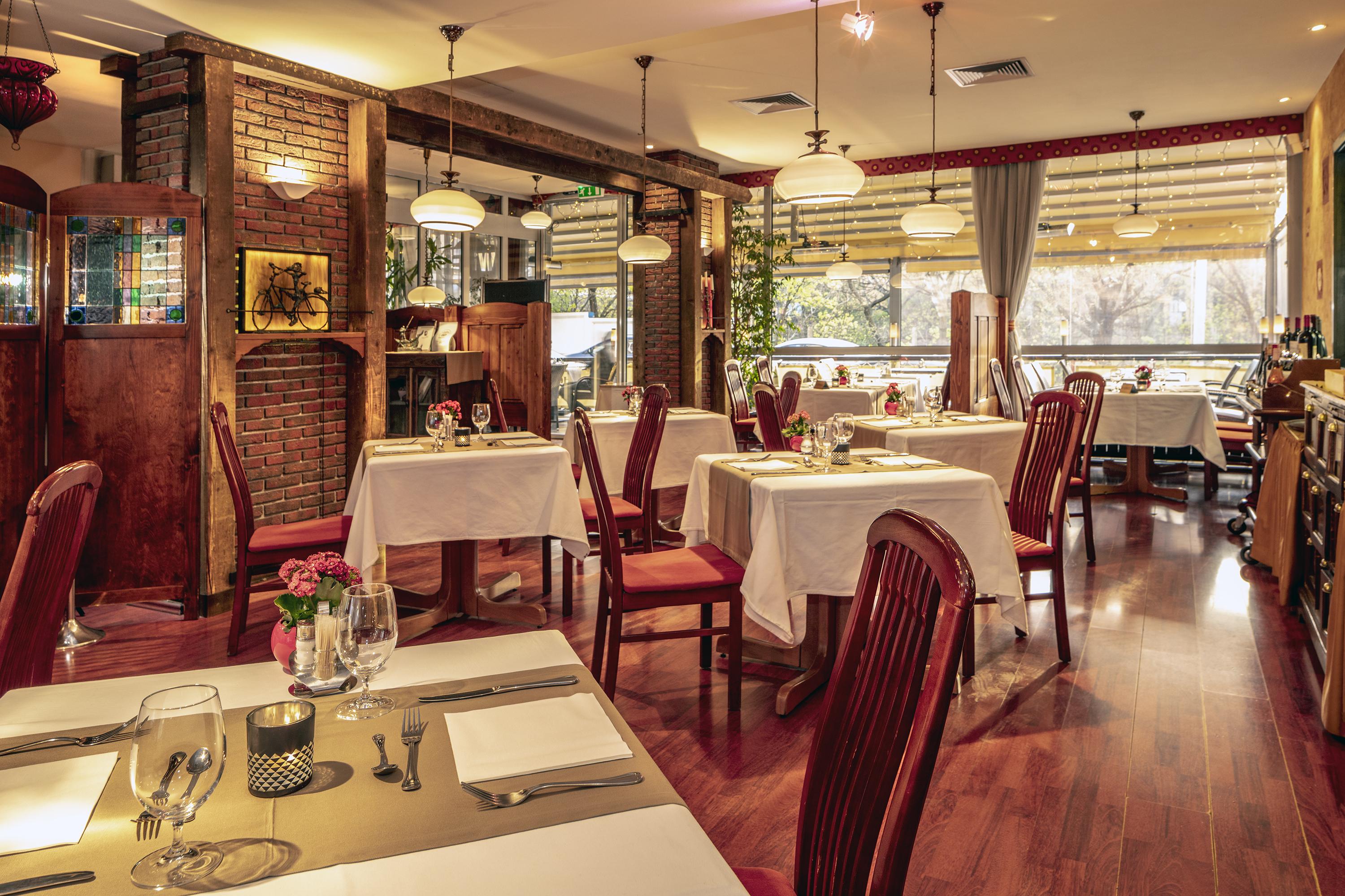 Hotel Charles Budapest Luaran gambar
